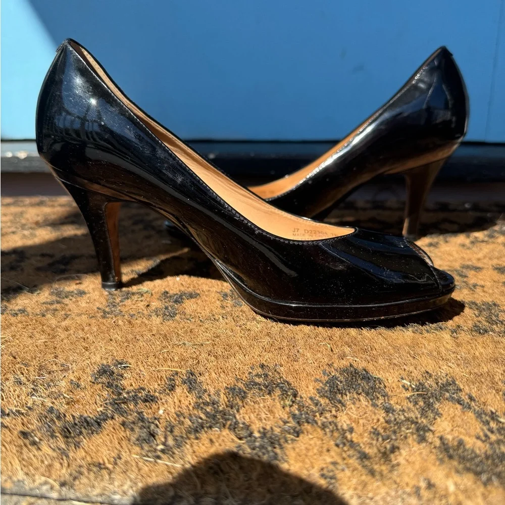 Cole Haan NIKE Air Black Patent Leather Peep Toe Heel Size 7